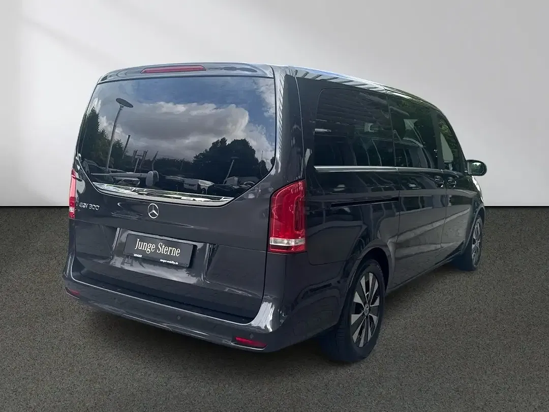 Mercedes-Benz EQV 300 MBUX - Thumbnail 3