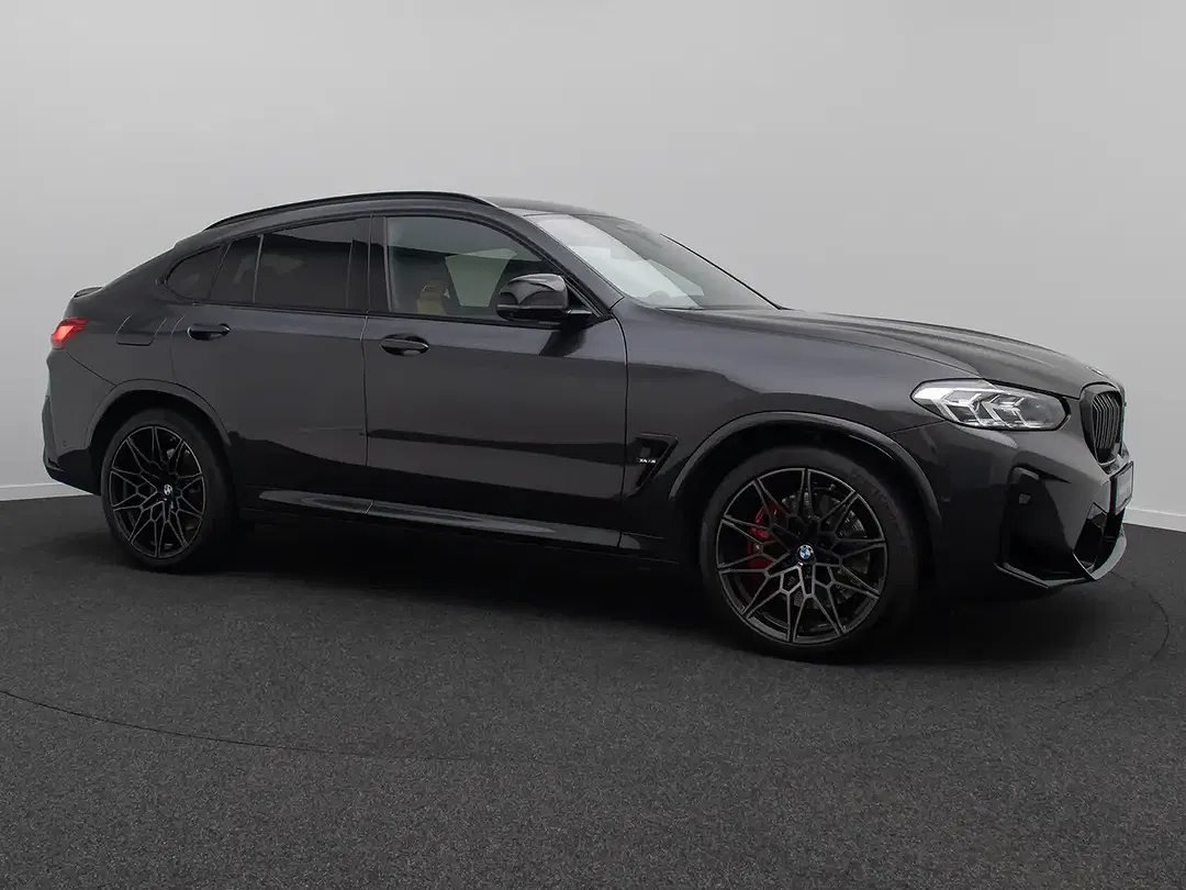 BMW X4 M Competition - Thumbnail 4