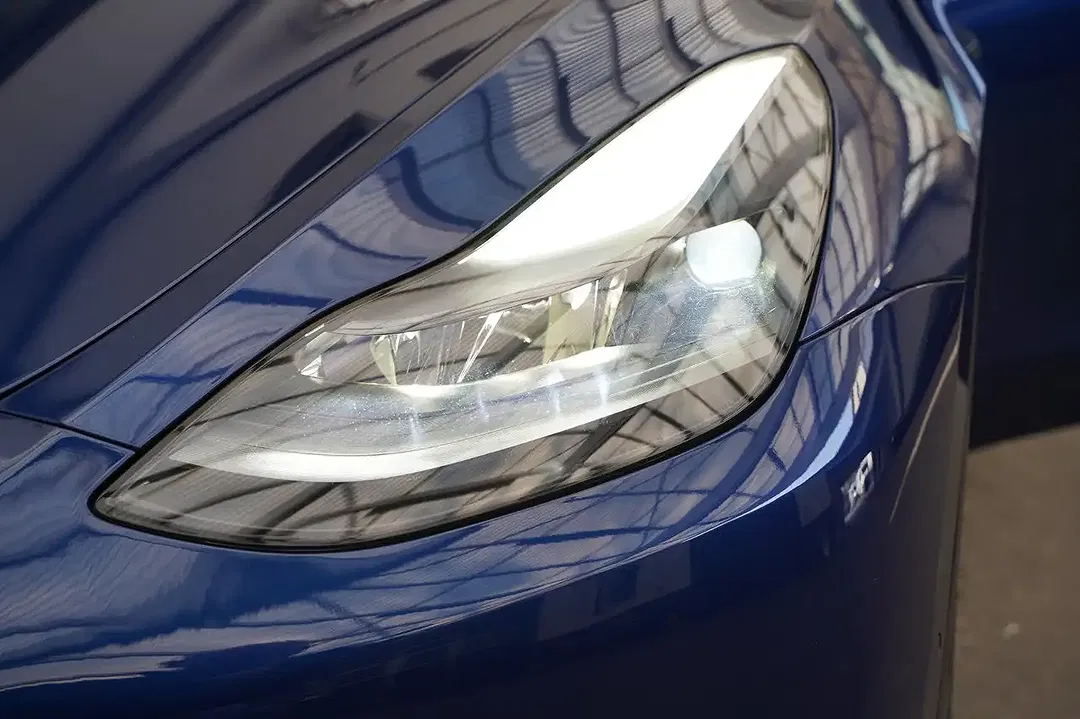 Tesla Model Y AWD Long Range - Thumbnail 10