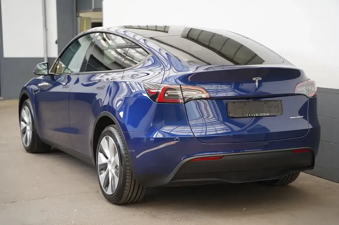 Tesla Model Y AWD Long Range - Thumbnail 5