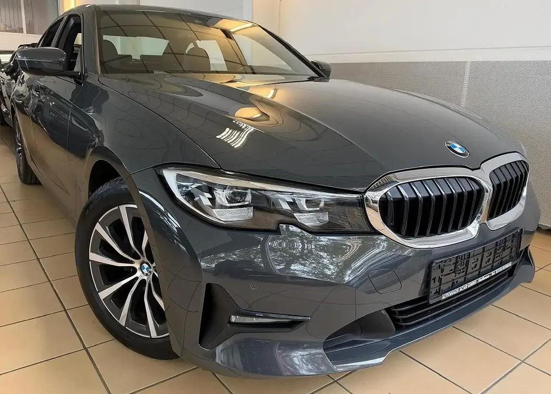 BMW 320 Advantage - Thumbnail 1