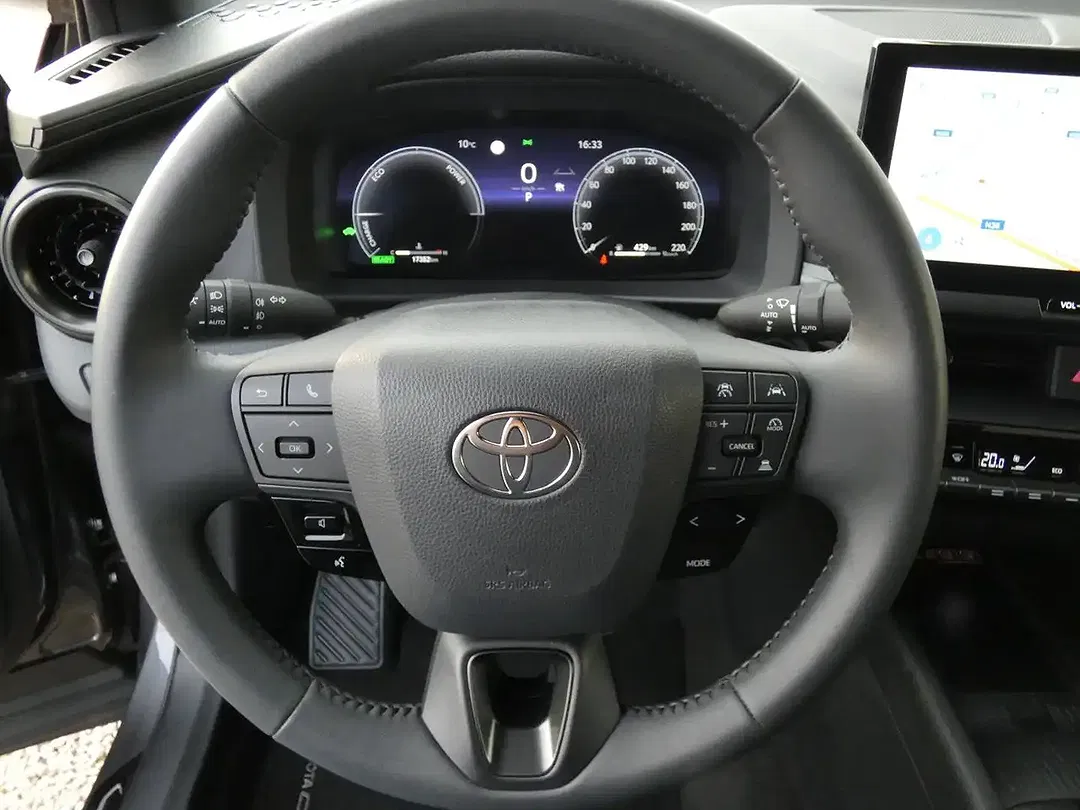 Toyota C-HR Hybrid Plus - Thumbnail 15