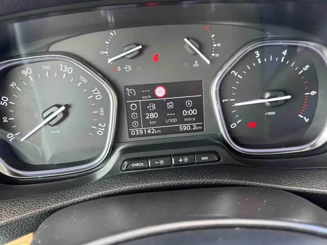 Toyota Verso - Thumbnail 16