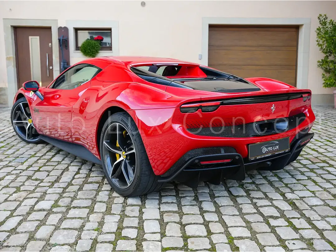 Ferrari 296 GTS - Thumbnail 4