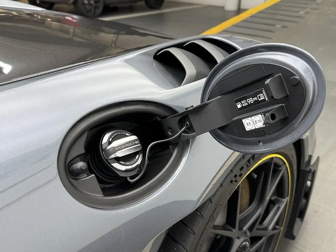 Porsche 718 Spyder RS Weissach - Thumbnail 21