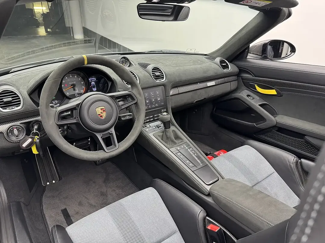 Porsche 718 Spyder RS Weissach - Thumbnail 9