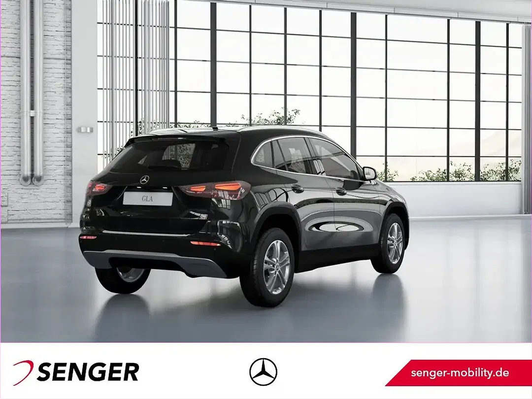 Mercedes-Benz GLA 200 - Thumbnail 3
