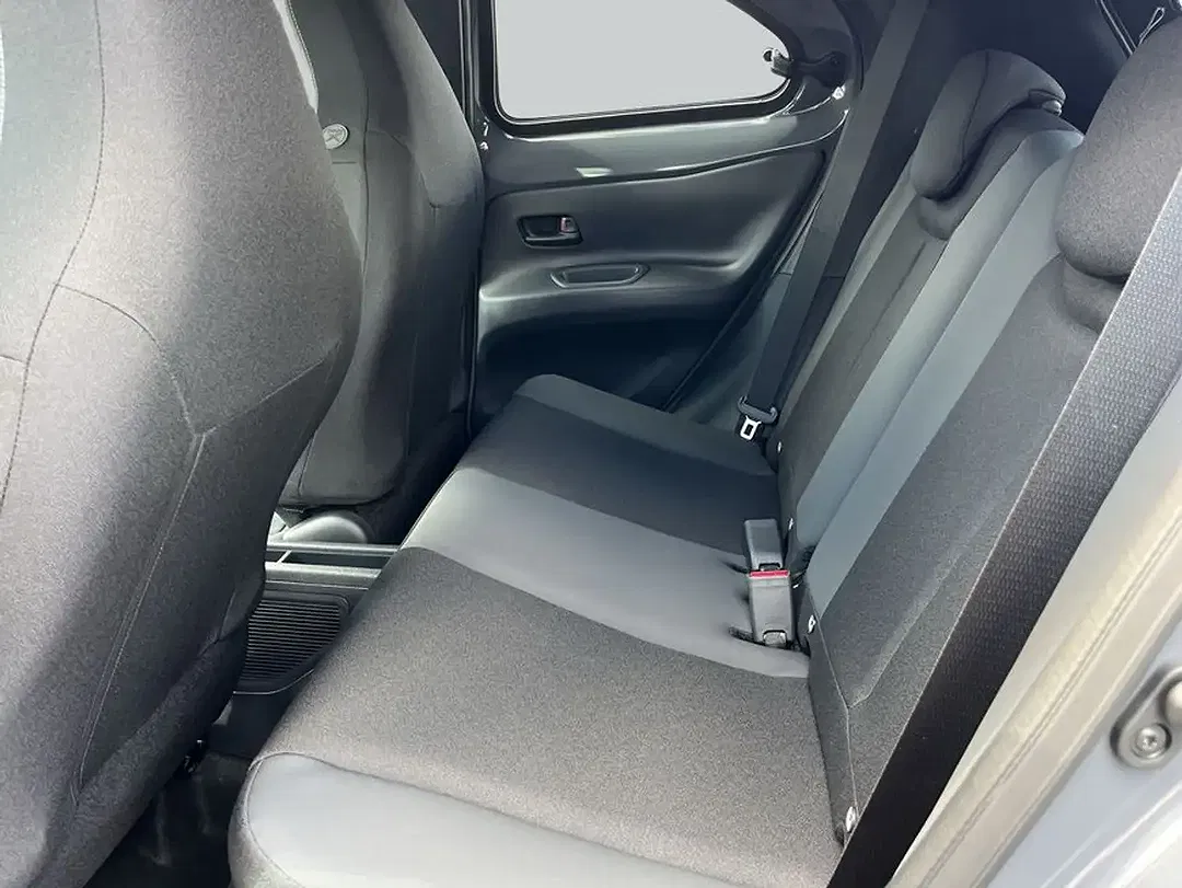 Toyota Aygo X 1.5 Hybrid GR Sport - Thumbnail 11