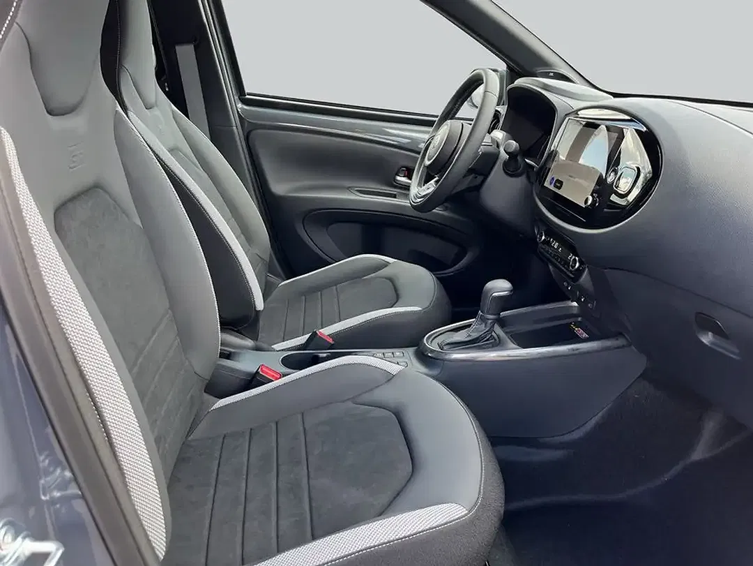 Toyota Aygo X 1.5 Hybrid GR Sport - Thumbnail 12