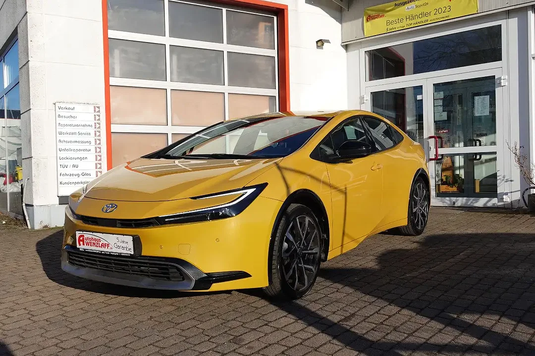 Toyota Prius PHEV Executive - Afbeelding 1