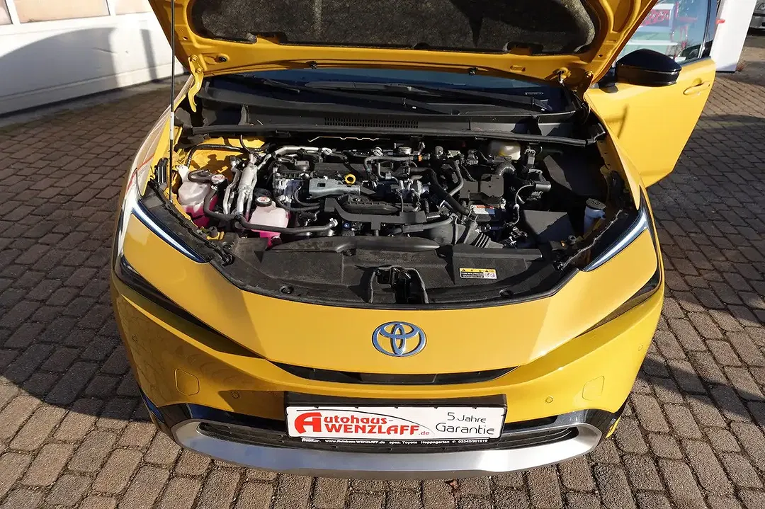 Toyota Prius PHEV Executive - Thumbnail 14