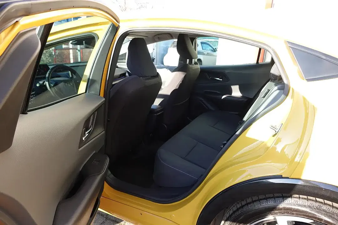 Toyota Prius PHEV Executive - Thumbnail 6