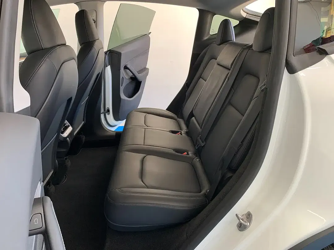 Tesla Model Y AWD Dual Motor Long Range - Thumbnail 11