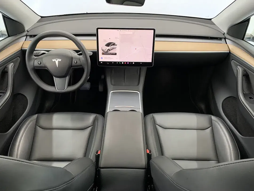 Tesla Model Y AWD Dual Motor Long Range - Thumbnail 13