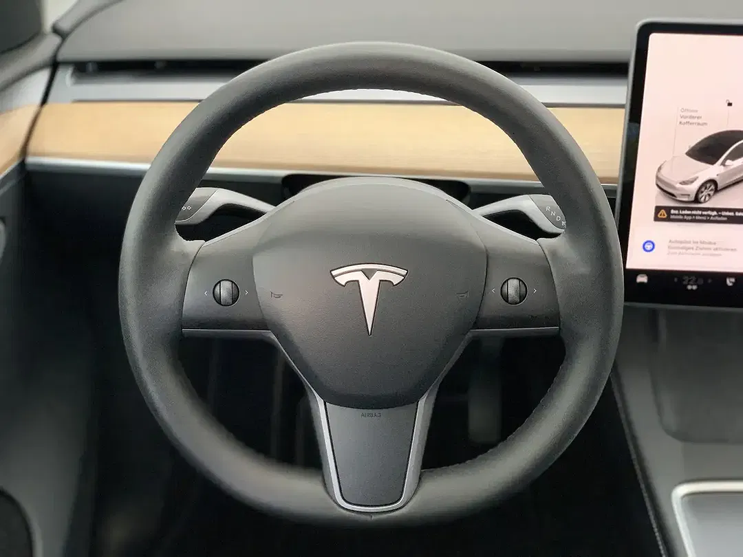 Tesla Model Y AWD Dual Motor Long Range - Thumbnail 14