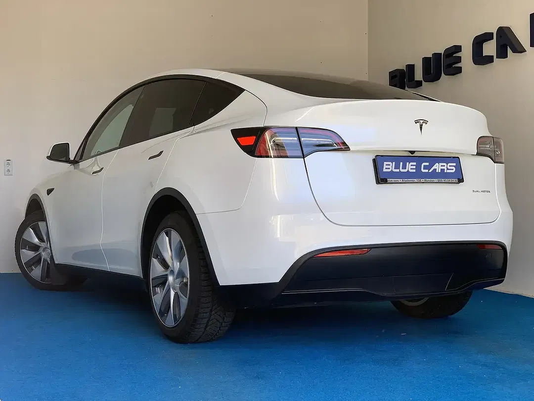 Tesla Model Y AWD Dual Motor Long Range - Thumbnail 4