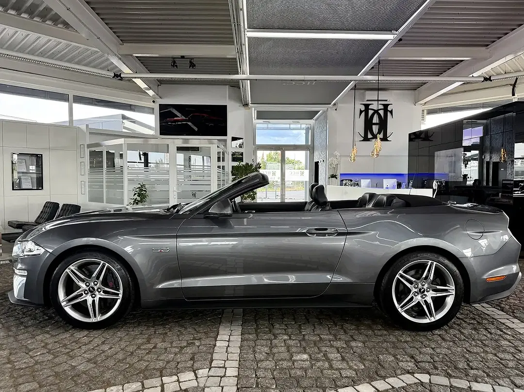 Ford Mustang GT - Thumbnail 4