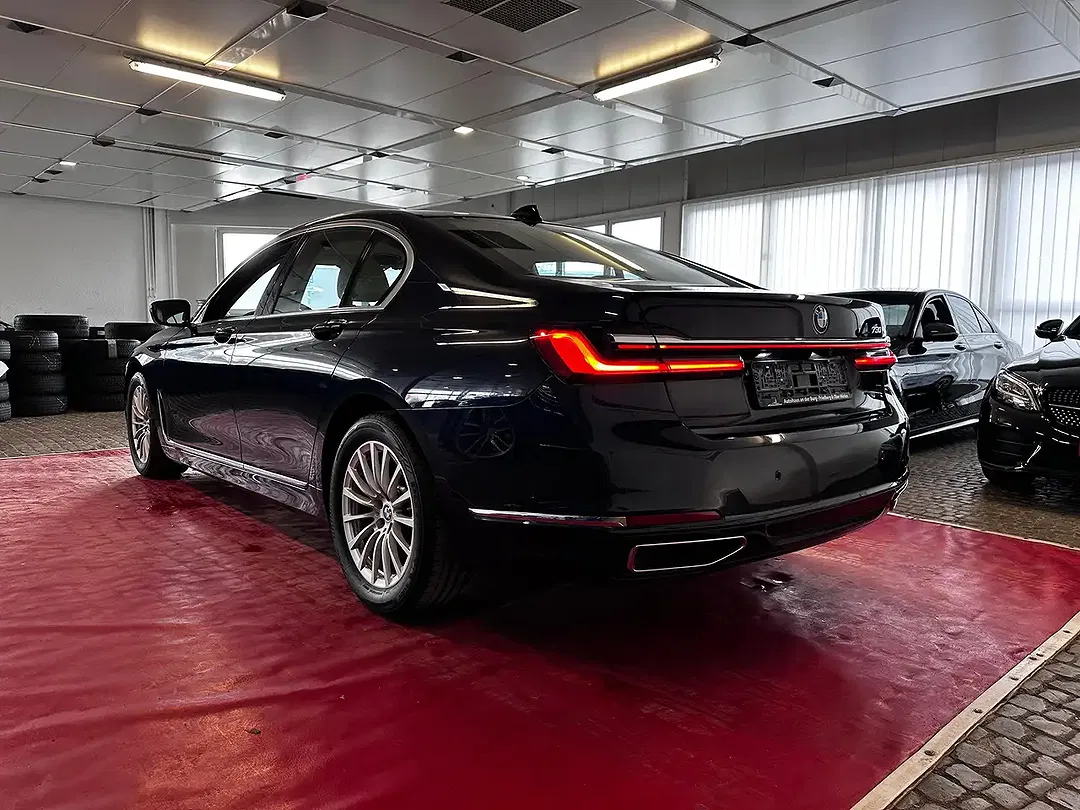 BMW 730 - Thumbnail 3