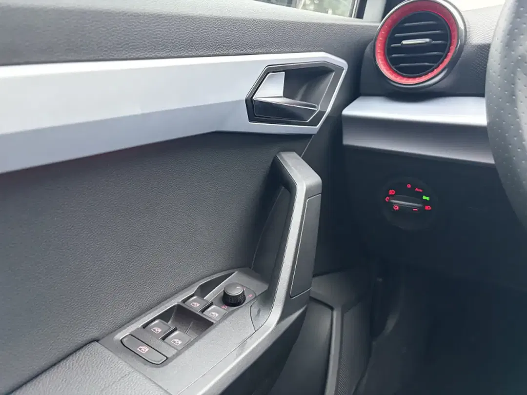 SEAT Arona 1.0 EcoTSI FR - Thumbnail 14