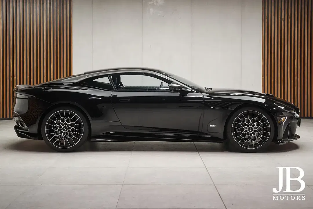 Aston Martin DBS 770 V12 Ultimate Performance - Thumbnail 3