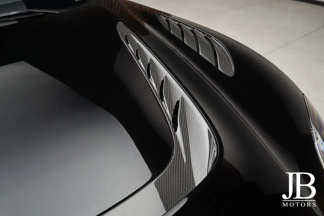 Aston Martin DBS 770 V12 Ultimate Performance - Thumbnail 9