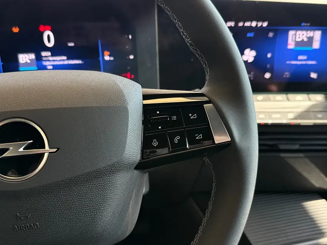 Opel Astra 1.2 Turbo - Thumbnail 16