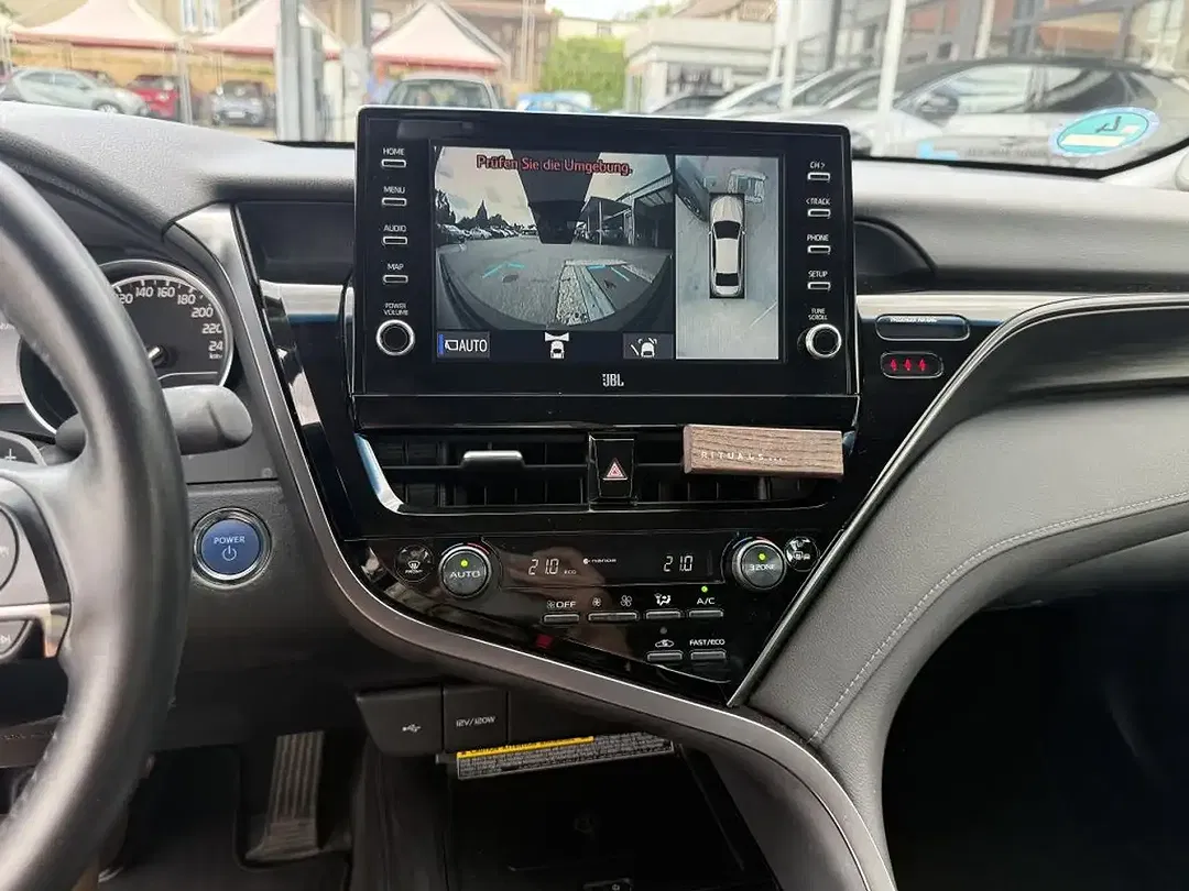 Toyota Camry Luxury - Thumbnail 12