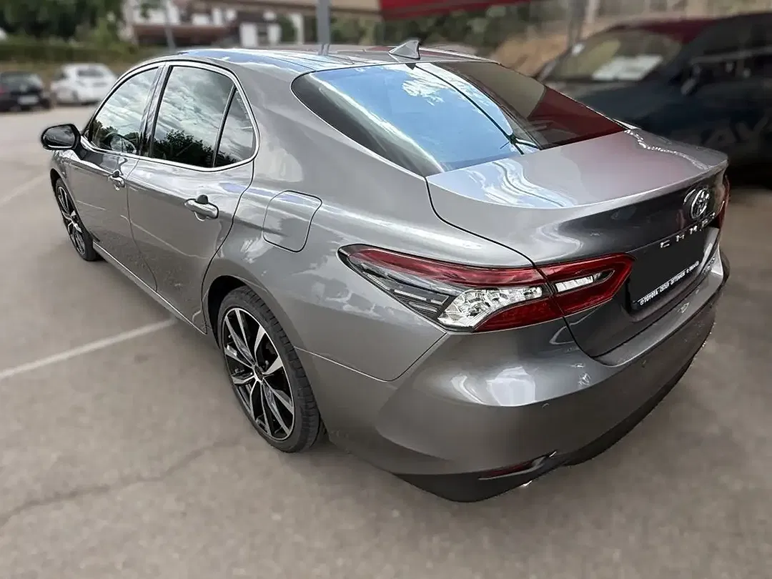 Toyota Camry Luxury - Thumbnail 7