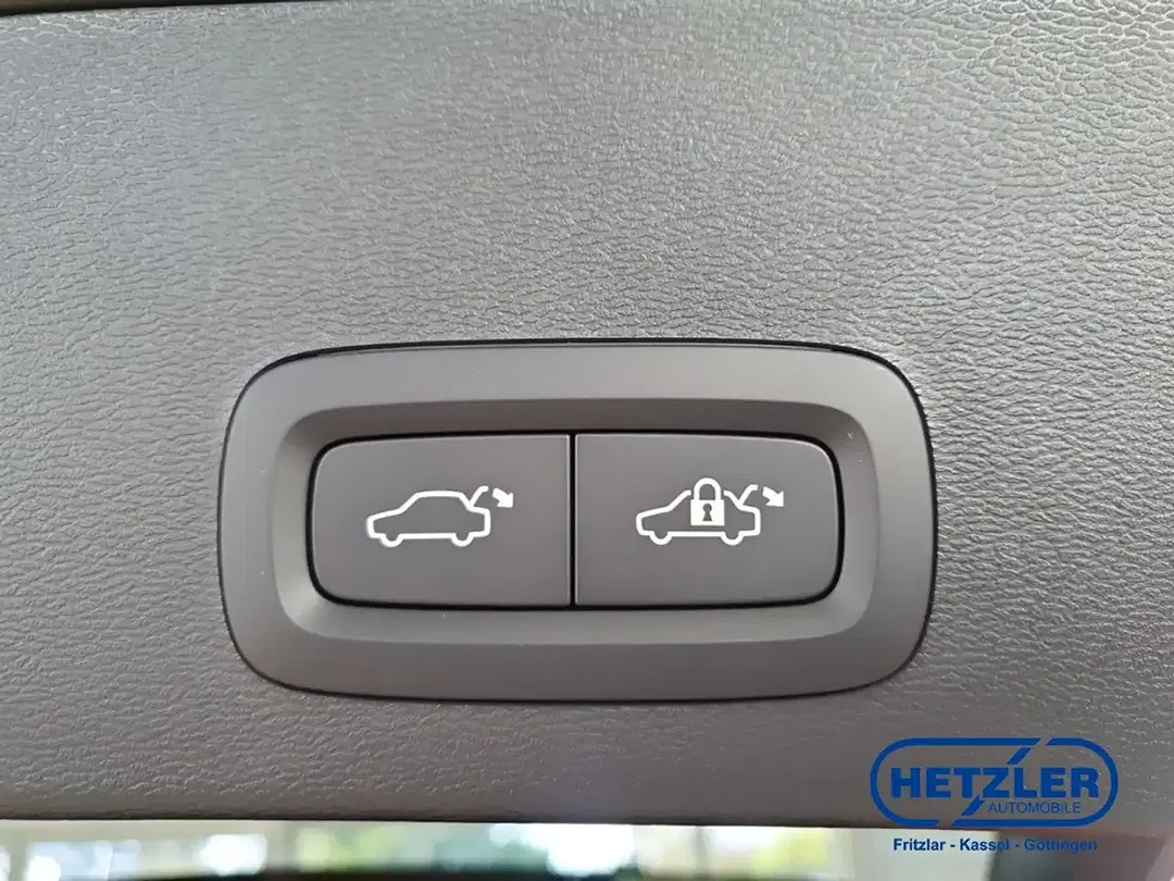 Volvo EX40 Extended Range Ultra - Thumbnail 15