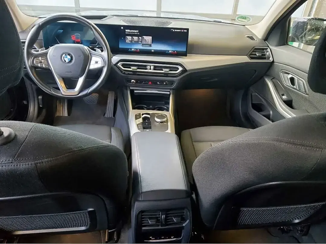 BMW 320 AUT - Thumbnail 5