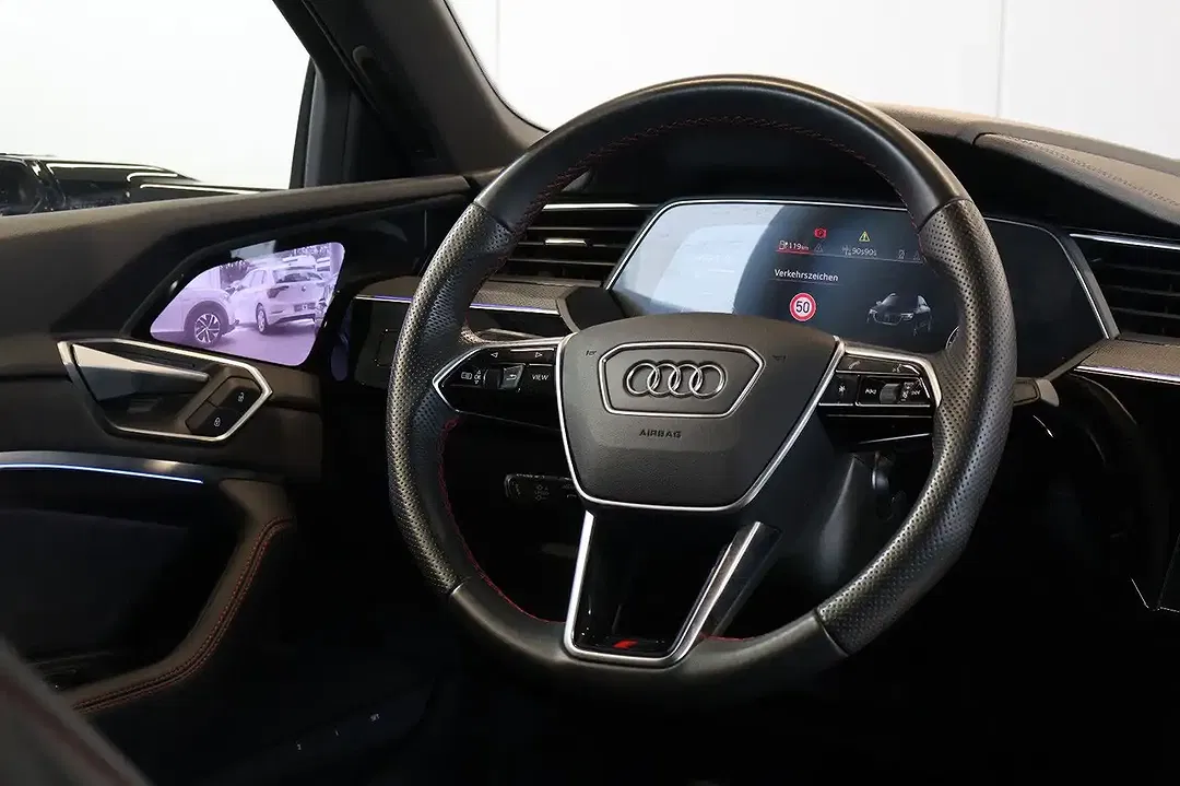 Audi Q8 55 e-tron quattro Sportback S line - Thumbnail 11