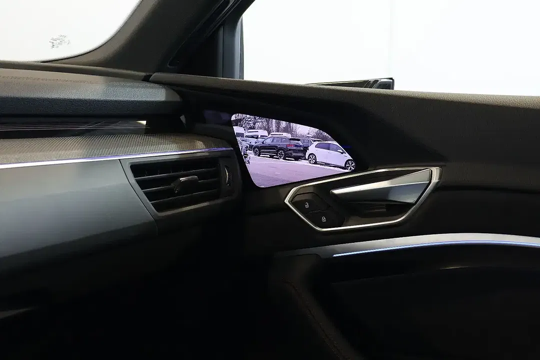 Audi Q8 55 e-tron quattro Sportback S line - Thumbnail 12