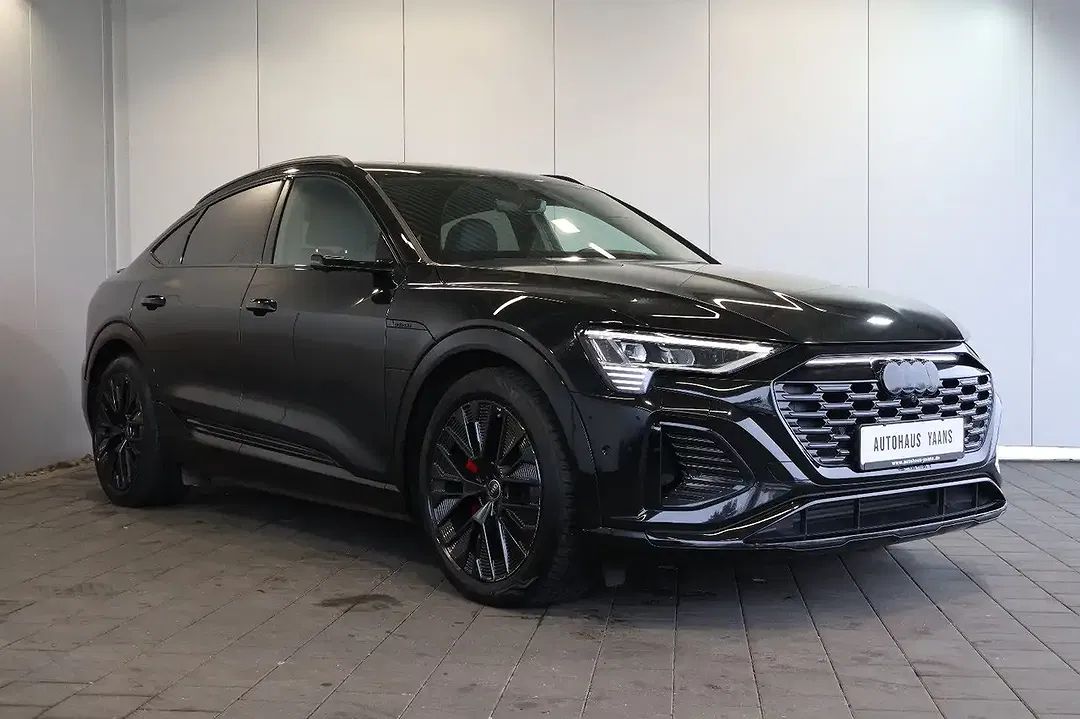 Audi Q8 55 e-tron quattro Sportback S line - Thumbnail 3