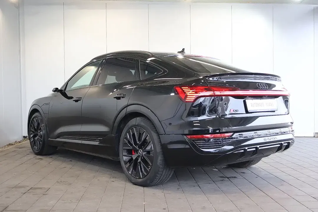 Audi Q8 55 e-tron quattro Sportback S line - Thumbnail 6