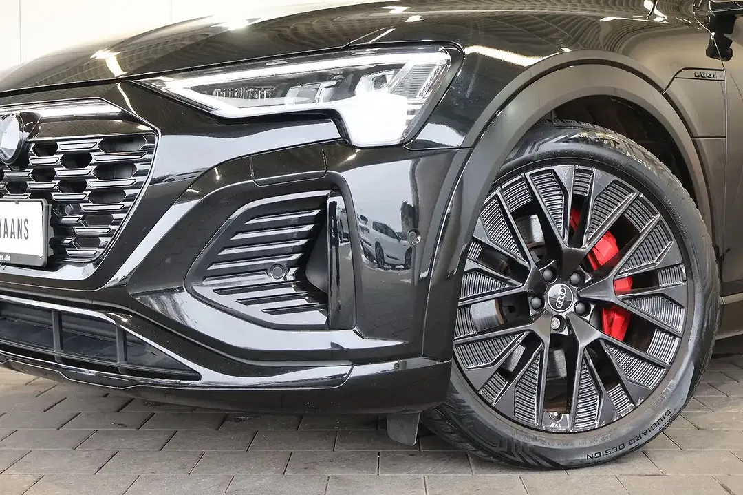 Audi Q8 55 e-tron quattro Sportback S line - Thumbnail 7
