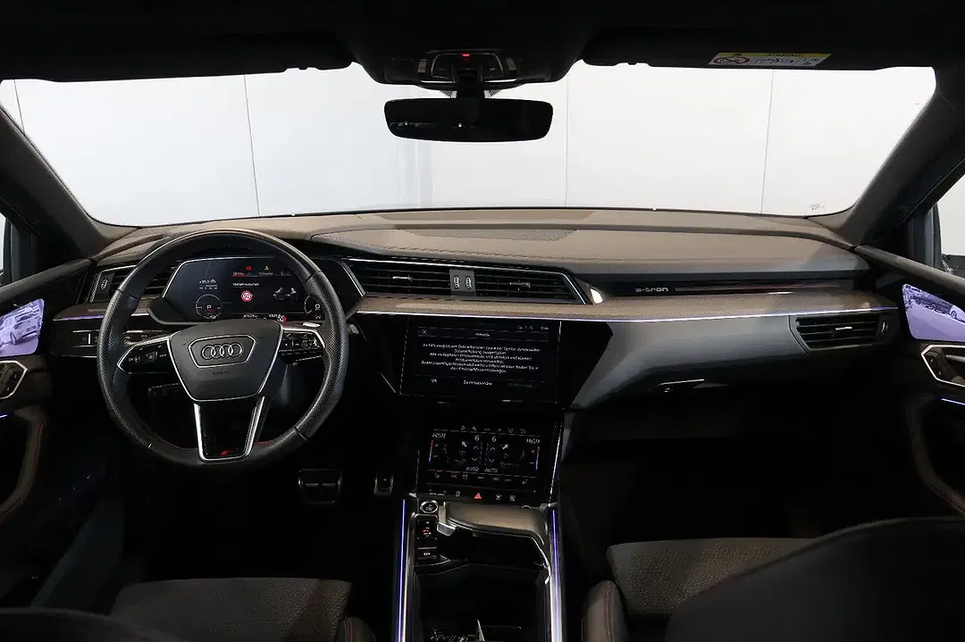 Audi Q8 55 e-tron quattro Sportback S line - Thumbnail 9