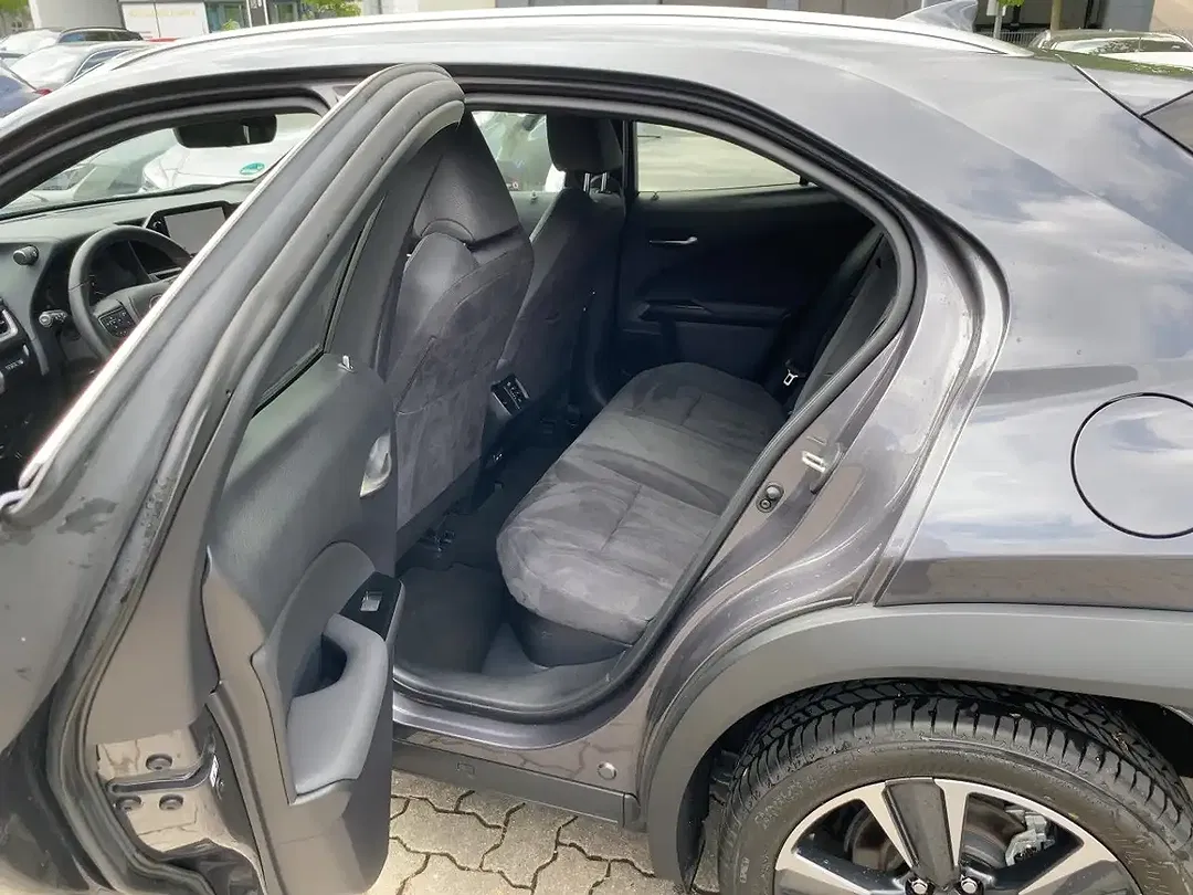 Lexus UX 250h Style Edition - Thumbnail 11
