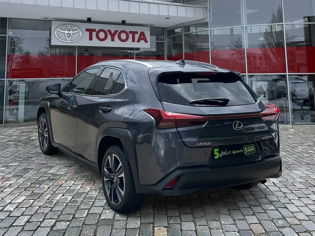 Lexus UX 250h Style Edition - Thumbnail 4