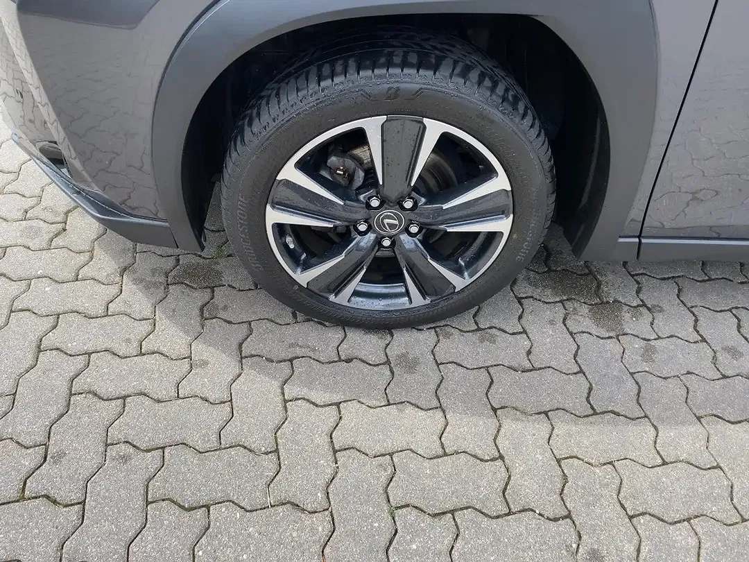 Lexus UX 250h Style Edition - Thumbnail 8