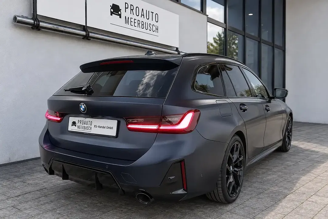 BMW 320 xDrive M Sport Pro - Thumbnail 2