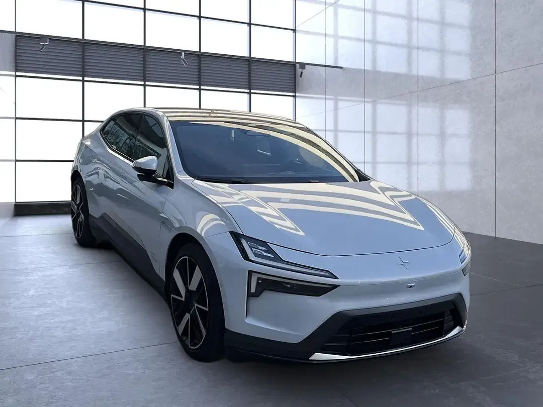 Polestar 4 - Thumbnail 4