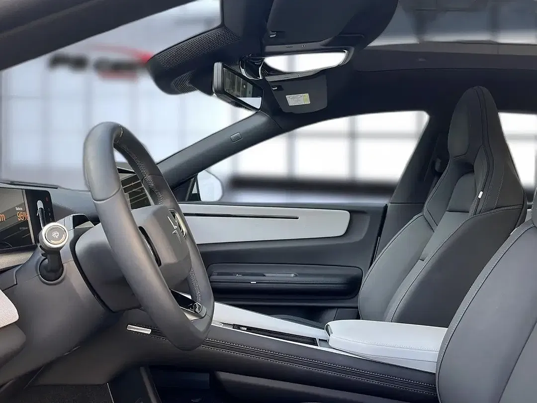 Polestar 4 - Thumbnail 9