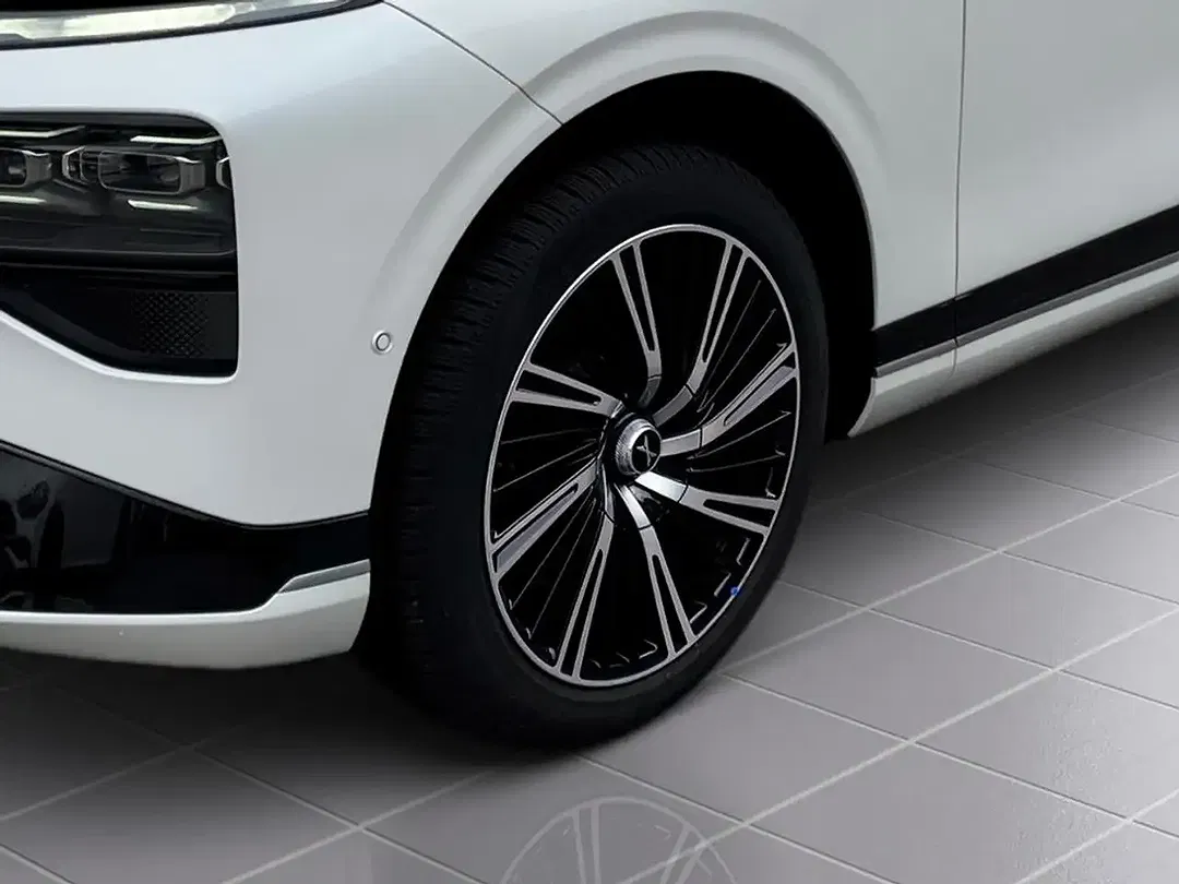 Xpeng G9 AWD Performance - Thumbnail 7