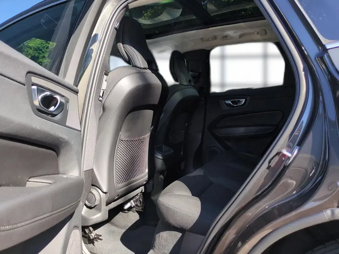 Volvo XC60 B4 AUT Momentum Pro - Thumbnail 12