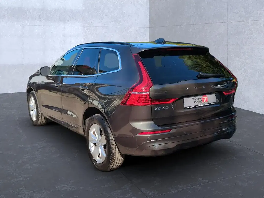 Volvo XC60 B4 AUT Momentum Pro - Thumbnail 2
