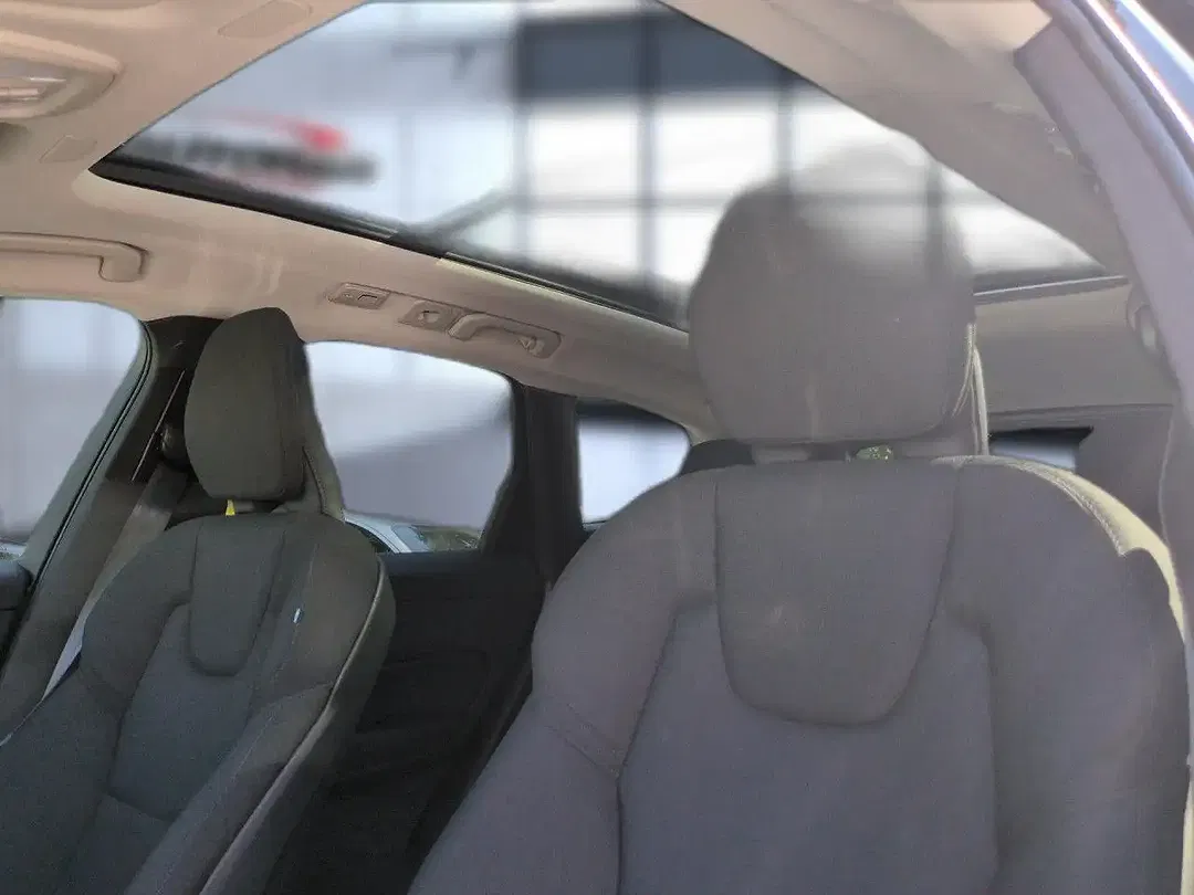 Volvo XC60 B4 AUT Momentum Pro - Thumbnail 8