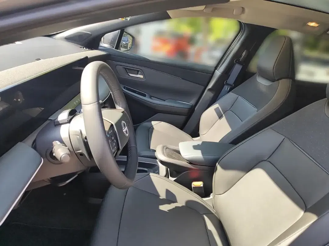 Nissan Leaf - Thumbnail 12