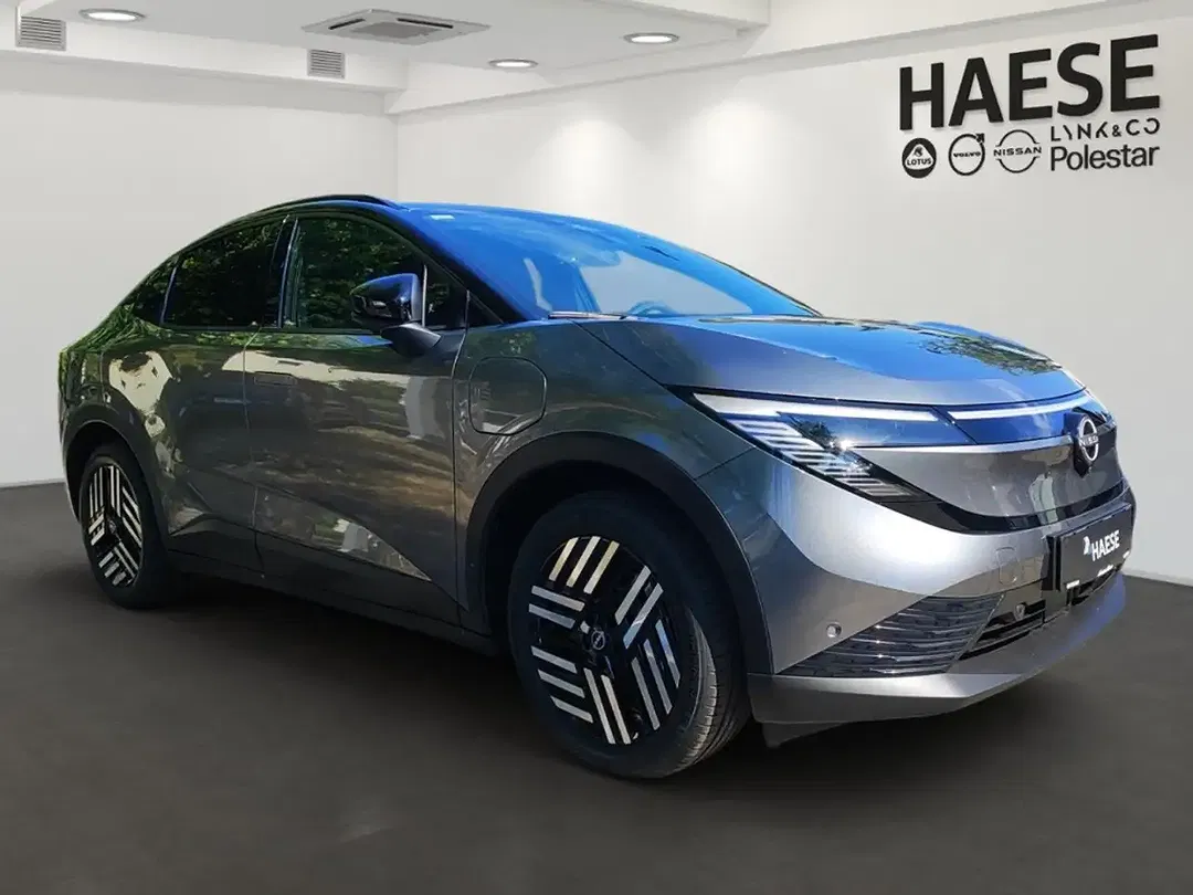 Nissan Leaf - Thumbnail 3