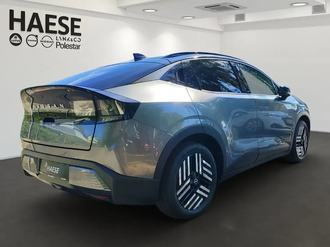 Nissan Leaf - Thumbnail 5