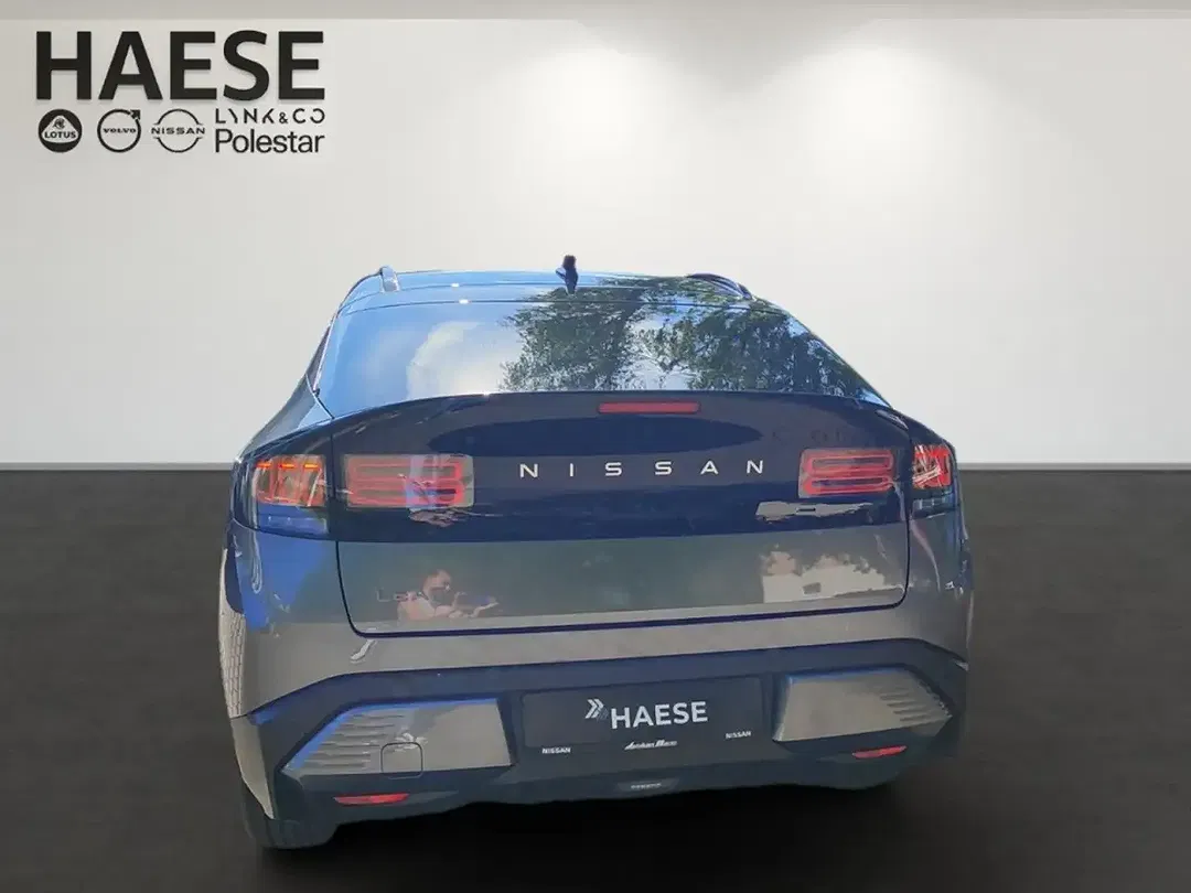 Nissan Leaf - Thumbnail 6